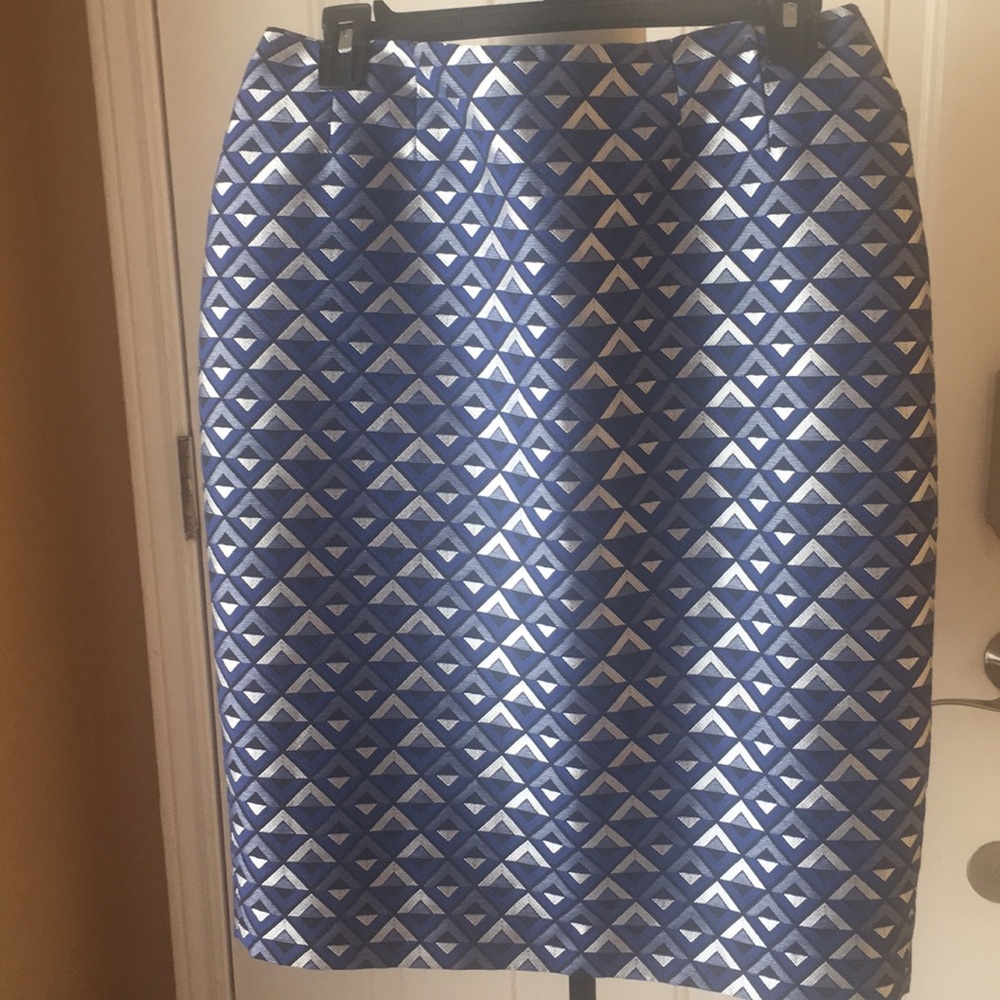 Jones Studio midi skirt size 4